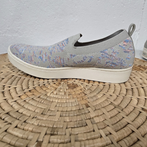 Skechers Slip On Gray Sneaker 9.5 - Picture 4 of 8